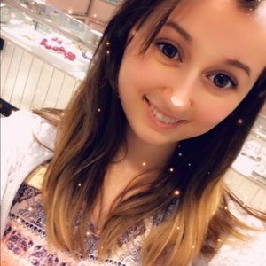 Meet your Posher, Nicole